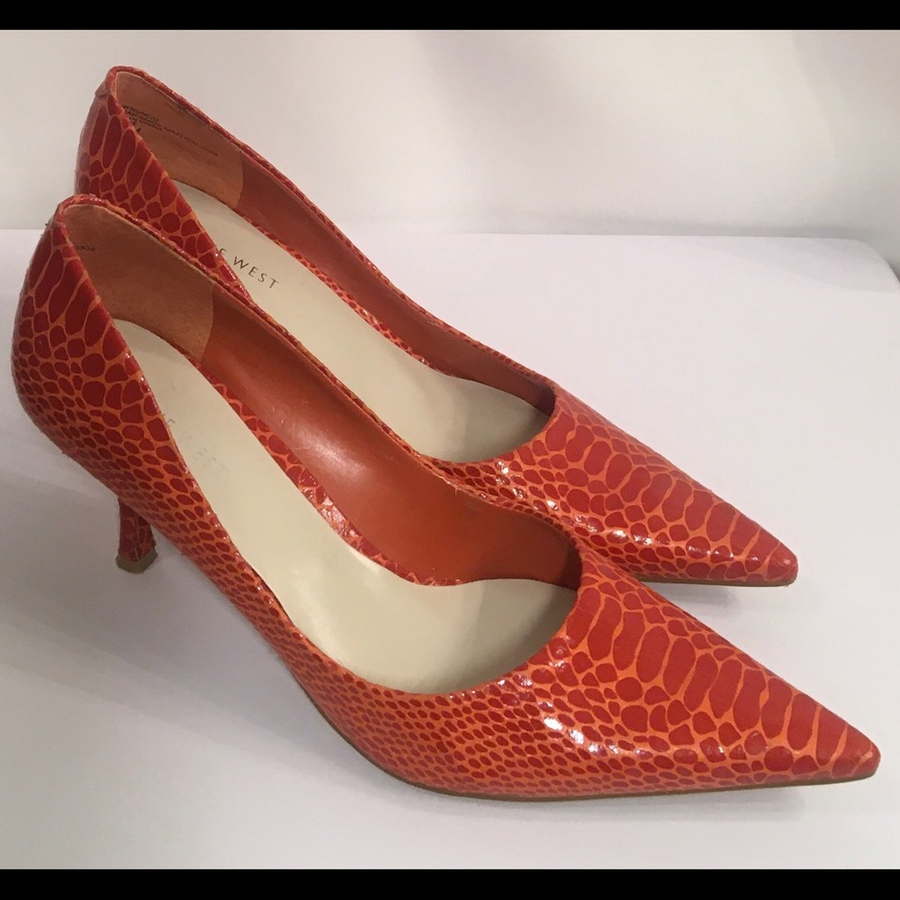 NINE WEST NUNCIO ORANGE SNAKESKIN PUMPS - Sz 9 1/2